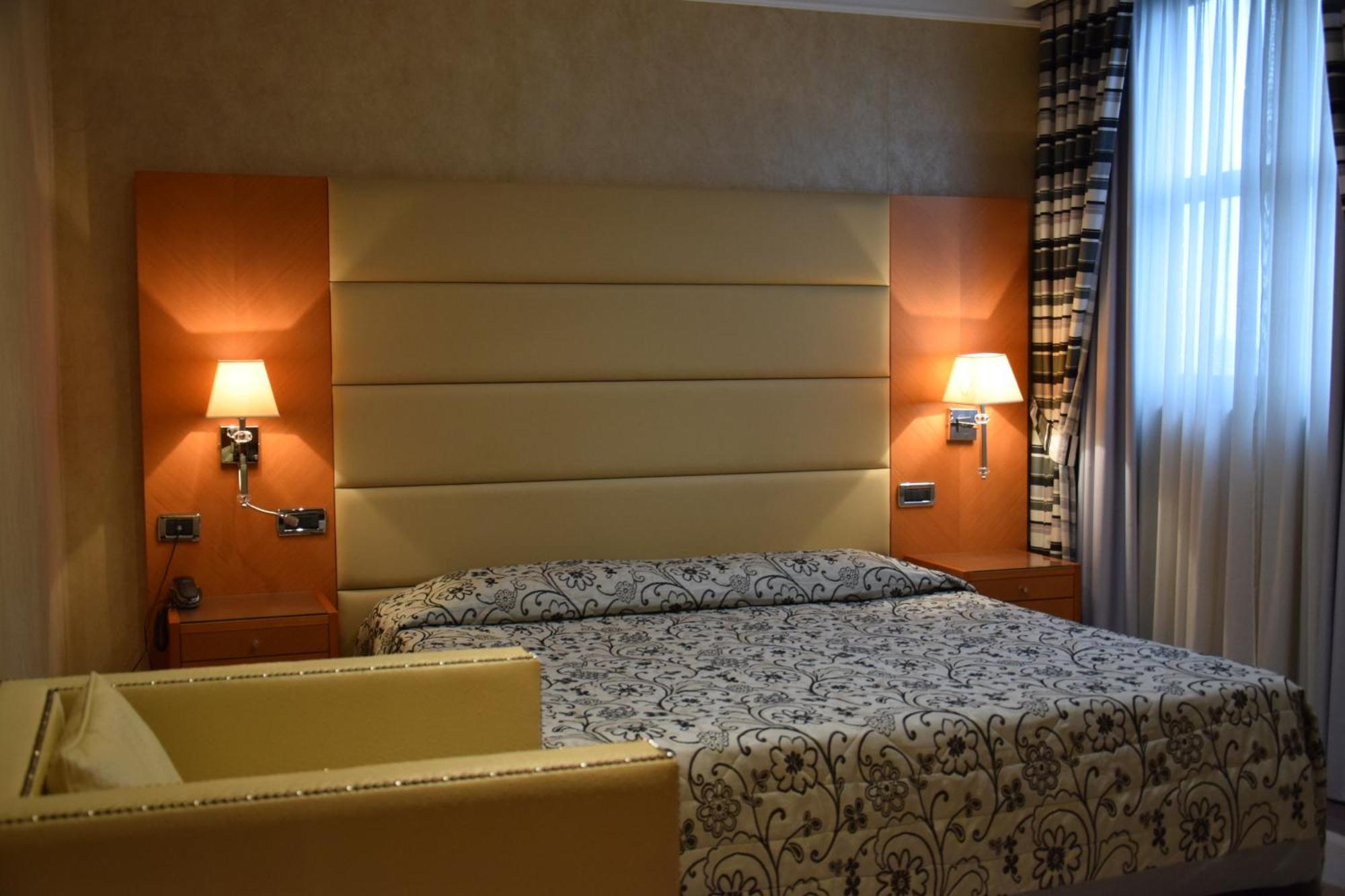 פרוג'ה Hotel Perusia מראה חיצוני תמונה