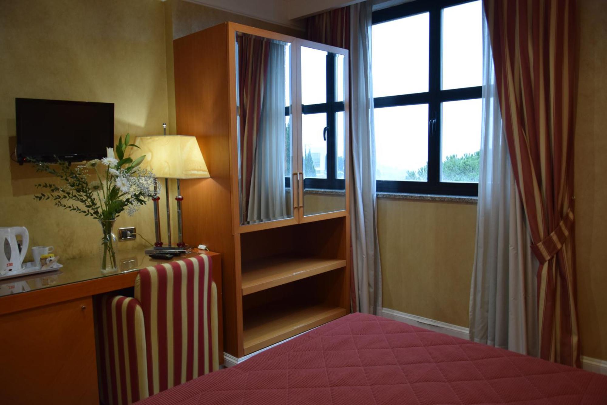 פרוג'ה Hotel Perusia מראה חיצוני תמונה