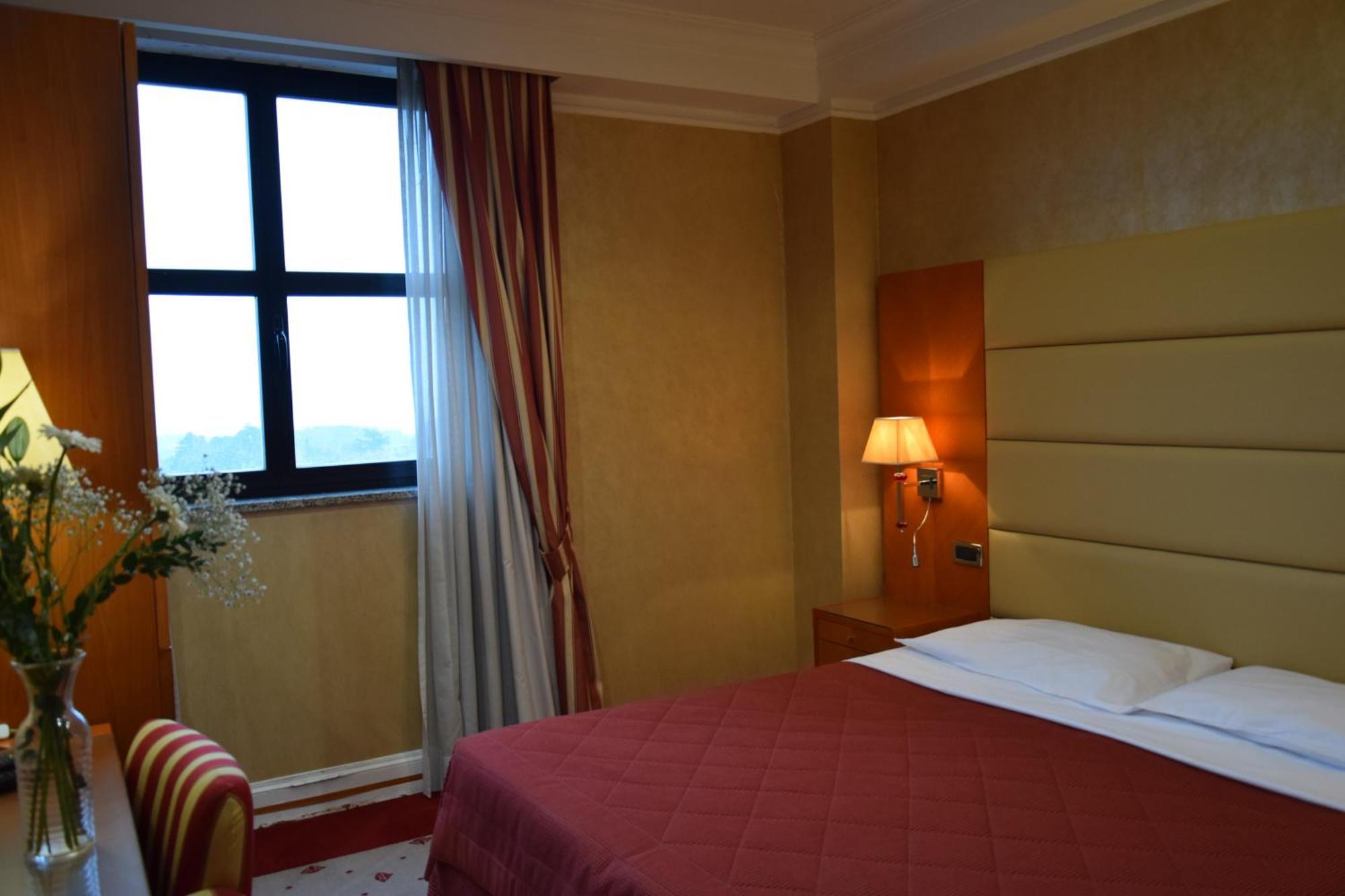 פרוג'ה Hotel Perusia מראה חיצוני תמונה